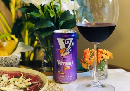 Vinho Vivant Tinto é pedida certa com carpaccio!