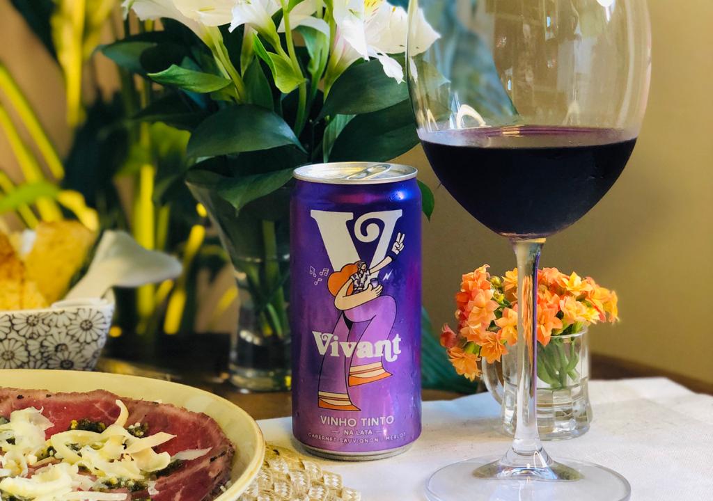Vinho Vivant Tinto é pedida certa com carpaccio!
